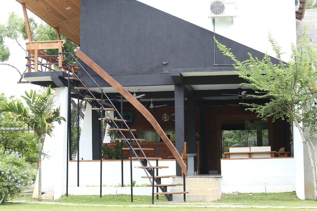 Eco Hotel Black & White - Anuradhapura مايهينتاليه المظهر الخارجي الصورة