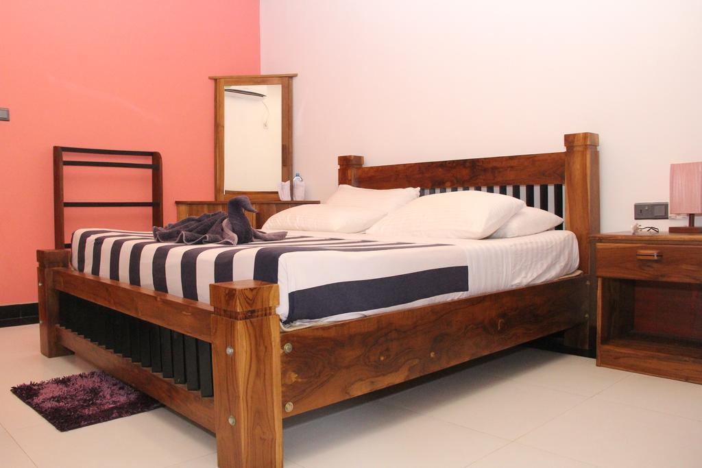 Eco Hotel Black & White - Anuradhapura مايهينتاليه المظهر الخارجي الصورة