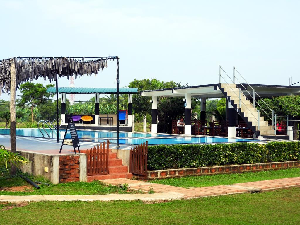 Eco Hotel Black & White - Anuradhapura مايهينتاليه المظهر الخارجي الصورة