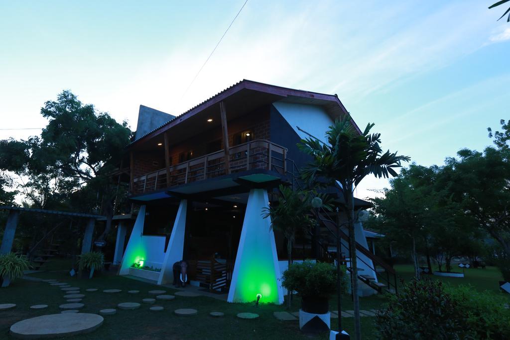 Eco Hotel Black & White - Anuradhapura مايهينتاليه المظهر الخارجي الصورة