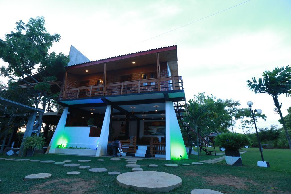 Eco Hotel Black & White - Anuradhapura مايهينتاليه المظهر الخارجي الصورة