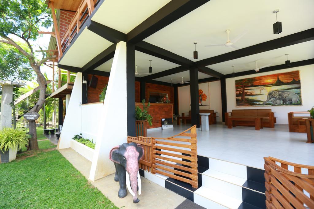 Eco Hotel Black & White - Anuradhapura مايهينتاليه المظهر الخارجي الصورة