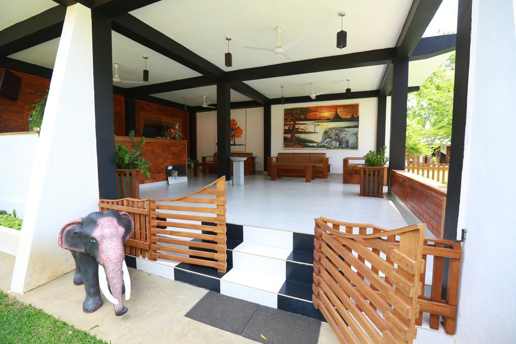 Eco Hotel Black & White - Anuradhapura مايهينتاليه المظهر الخارجي الصورة