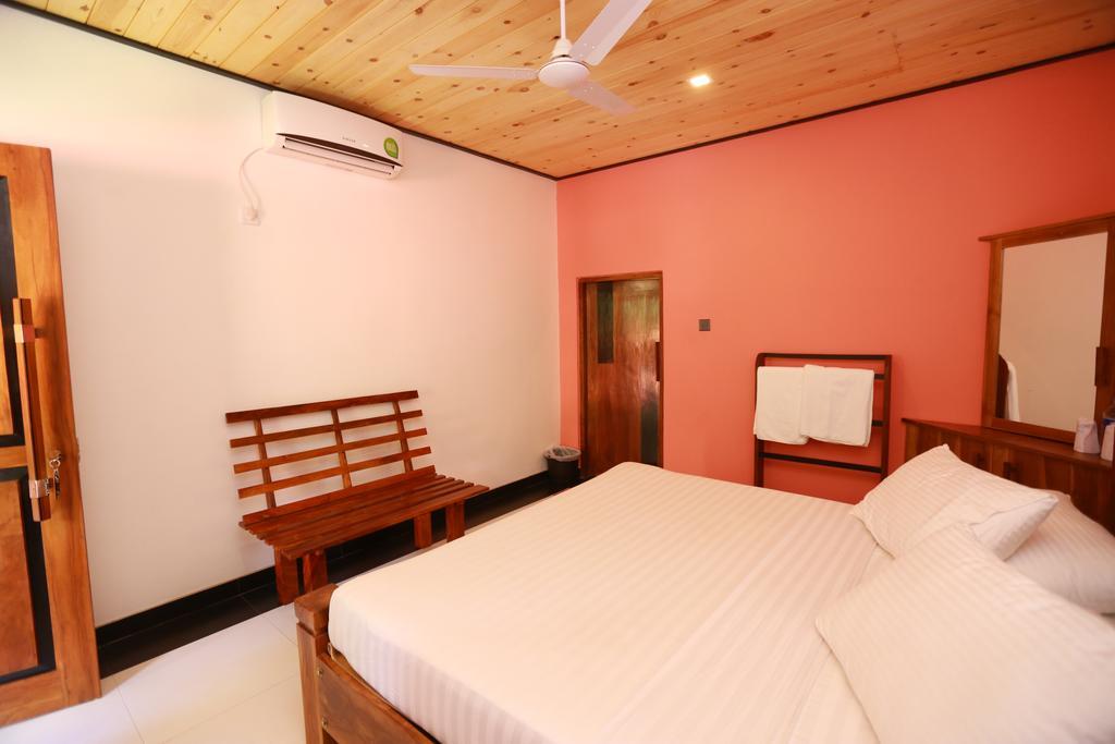 Eco Hotel Black & White - Anuradhapura مايهينتاليه المظهر الخارجي الصورة