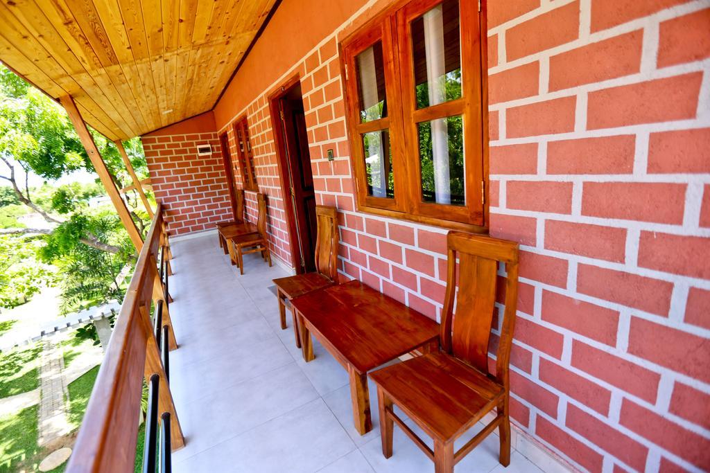Eco Hotel Black & White - Anuradhapura مايهينتاليه المظهر الخارجي الصورة
