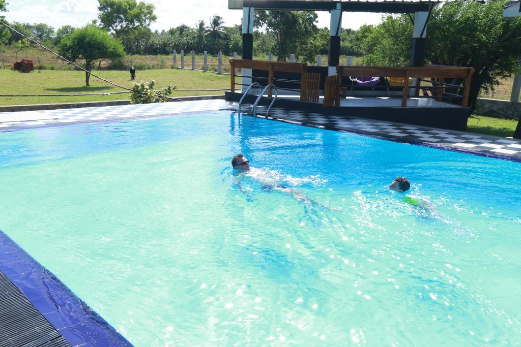 Eco Hotel Black & White - Anuradhapura مايهينتاليه المظهر الخارجي الصورة