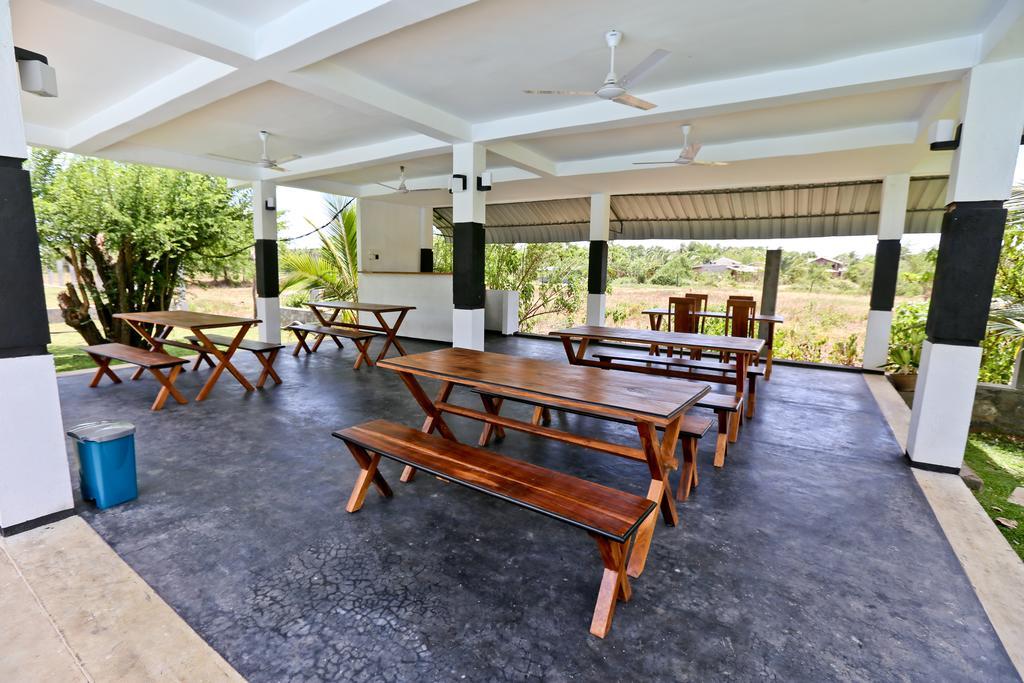 Eco Hotel Black & White - Anuradhapura مايهينتاليه المظهر الخارجي الصورة