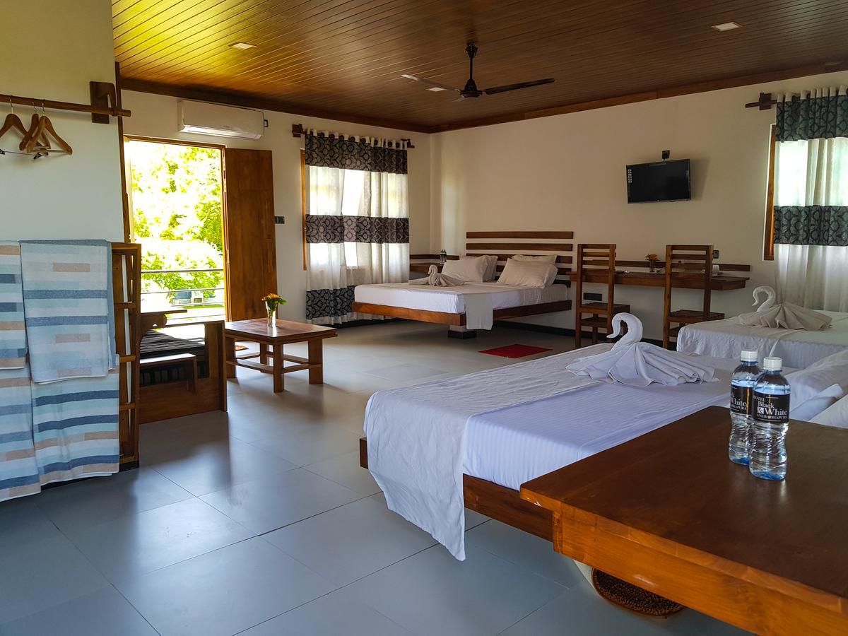 Eco Hotel Black & White - Anuradhapura مايهينتاليه المظهر الخارجي الصورة
